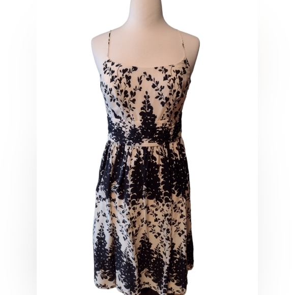 Ann Taylor Dresses & Skirts - ANN Taylor floral formal dress size 2